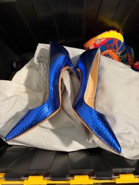MANOLO BLAHNIK SZ37.5 Metallic Blue Pointed-Toe Stiletto Pumps snakeskin FLAWS